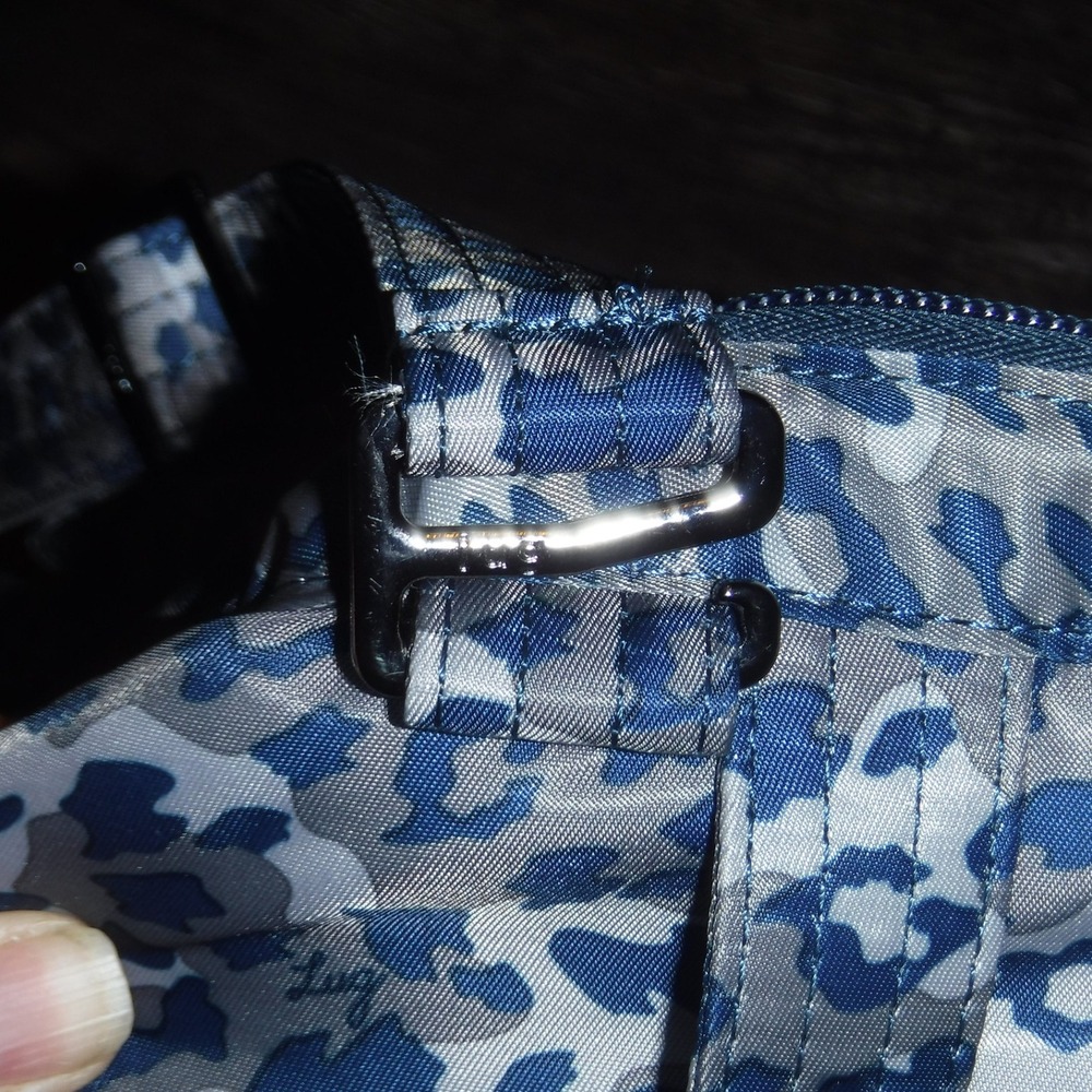 Lug Chomper Insulated Lunch Tote. Leopard Navy. EUC - Picture 5 of 9